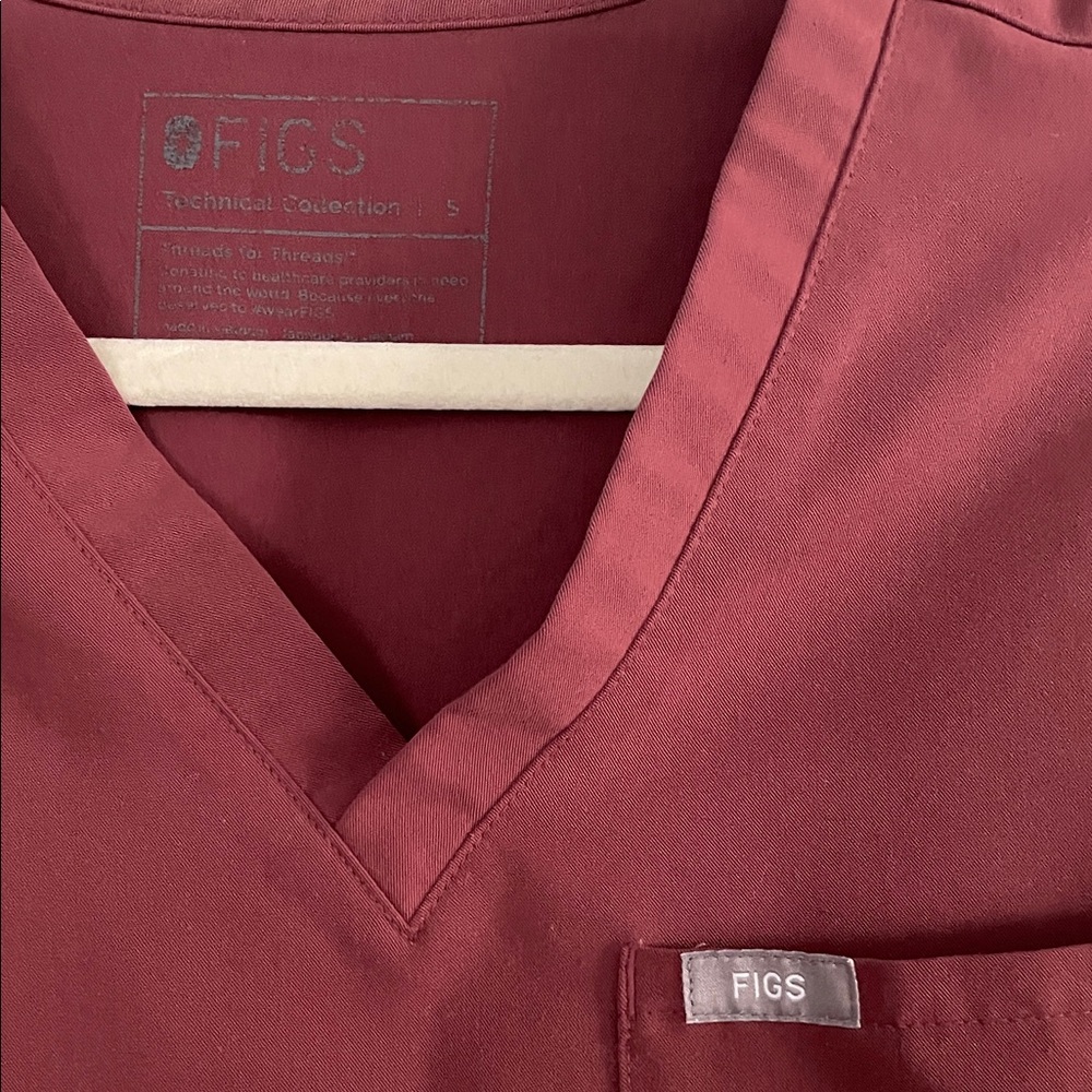 Figs Catarina Scrub Top - Dark Cherry - Picture 2 of 3
